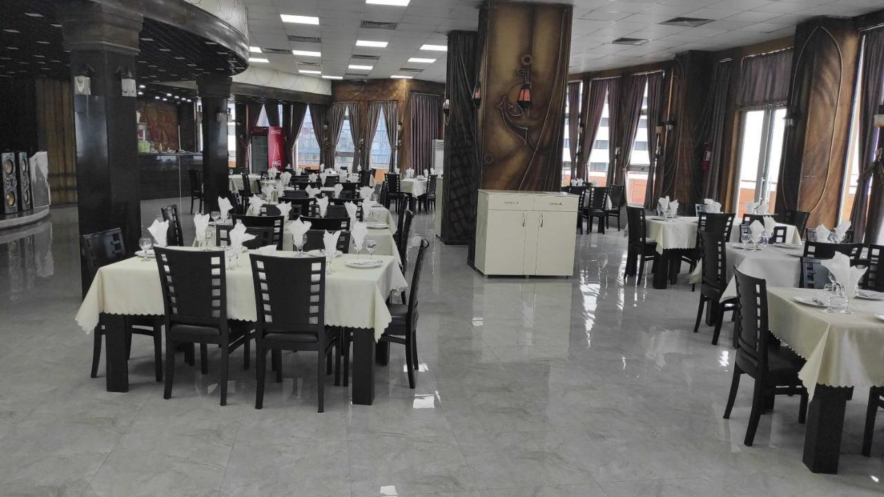Darianna Batumi Hotel Bagian luar foto