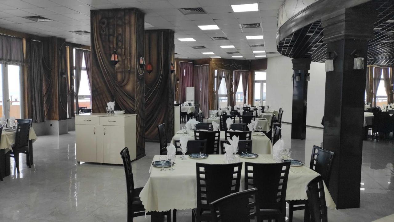 Darianna Batumi Hotel Bagian luar foto