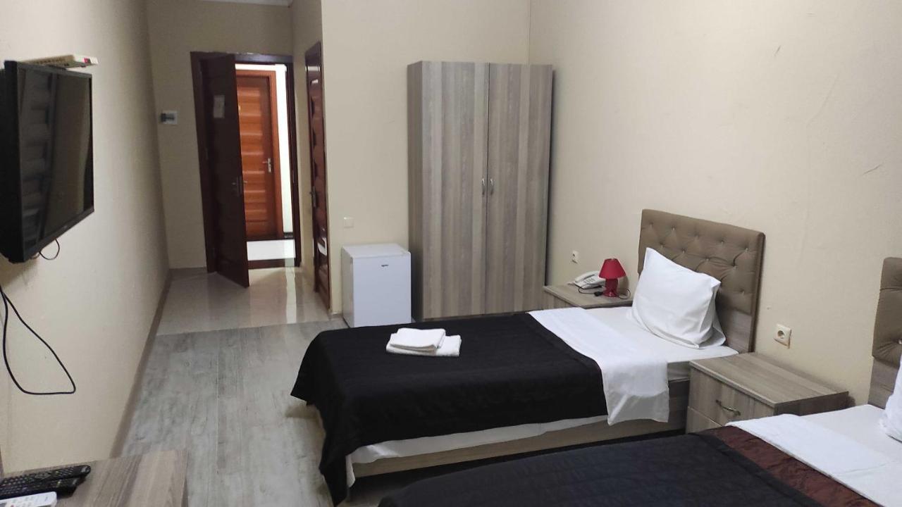 Darianna Batumi Hotel Bagian luar foto