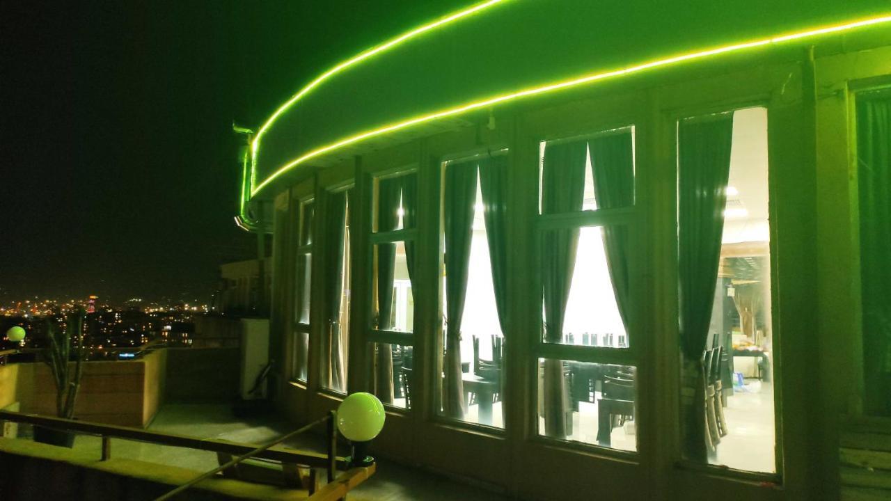 Darianna Batumi Hotel Bagian luar foto