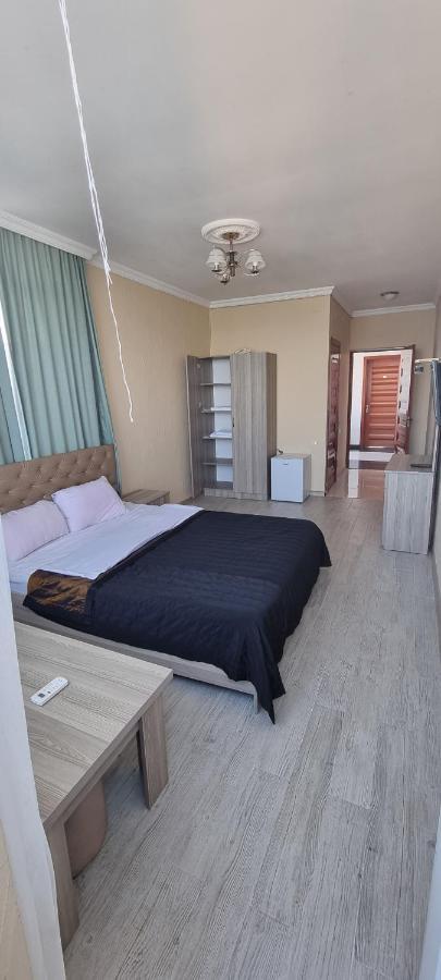 Darianna Batumi Hotel Bagian luar foto
