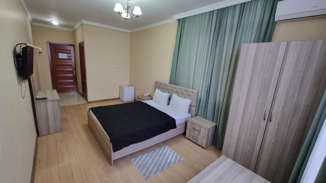 Darianna Batumi Hotel Bagian luar foto