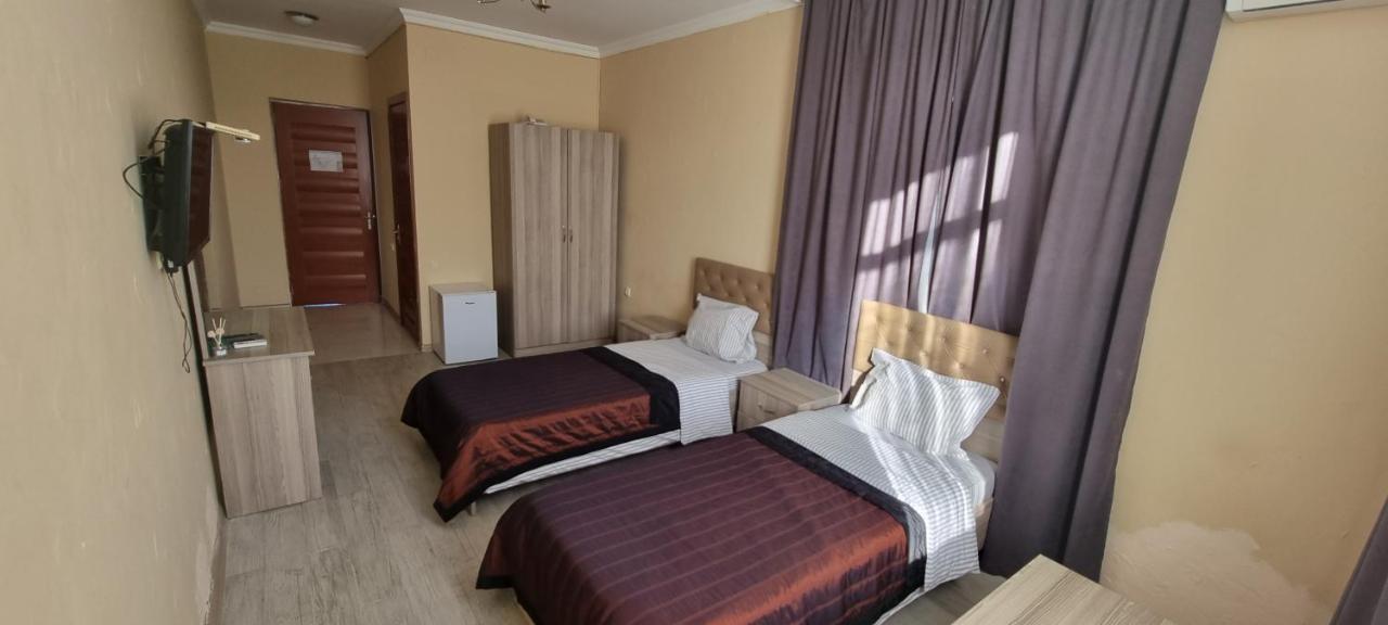 Darianna Batumi Hotel Bagian luar foto